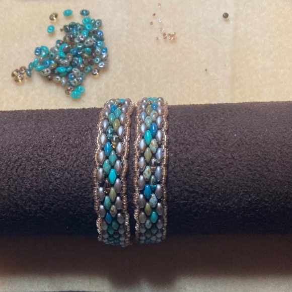 Jewelry - Picture 3 of 4